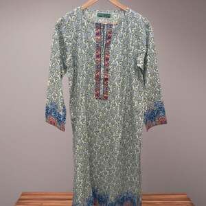 Khaadi Prêt Floral Kurta – Size 14 (≈ US Women’s L/XL)
